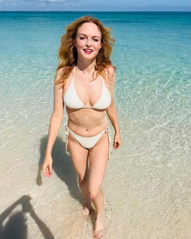 Graham usó este bikini blanco de vacaciones el verano pasado.