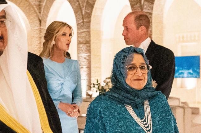 Ivanka Trump y el príncipe William conversaron en la boda real del príncipe heredero Hussein y Rajwa Al Saif.