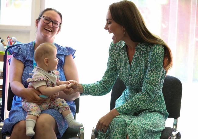 La princesa de Gales se lo pasó en grande jugando con bebés.