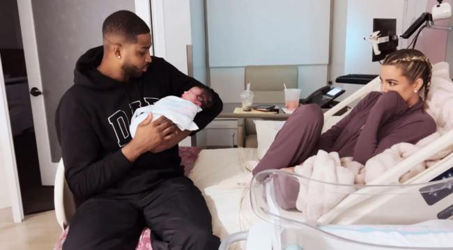 Kardashian dio la bienvenida a su hijo a través de un sustituto con la estrella de la NBA Tristan Thompson el año pasado.