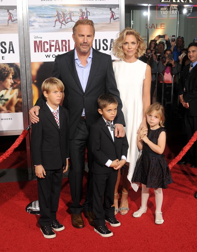 Baumgartner y Costner comparten tres hijos.