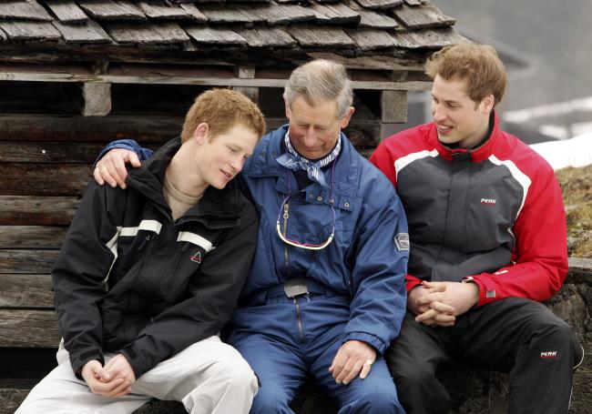 Charles, William y Harry, vistos en Klosters, Suiza, en marzo de 2005.