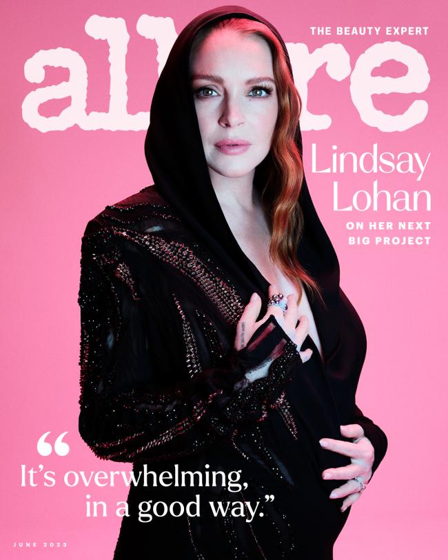 Lindsay Lohan acunando su barriguita en la portada de la revista Allure