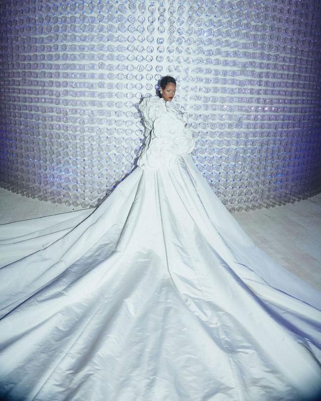La pareja provocó previamente rumores de matrimonio cuando Rihanna usó un vestido inspirado en una novia para la Met Gala 2023.