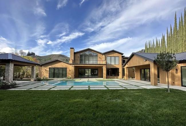 Según los informes, Minaj compró una mansión de $ 19.5 millones en Hidden Hills en diciembre de 2022.