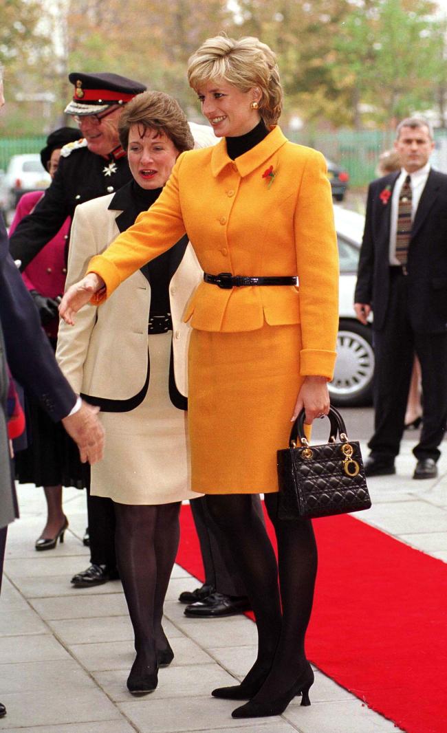 La princesa Diana inspiró el nombre del clásico bolso acolchado de Dior.