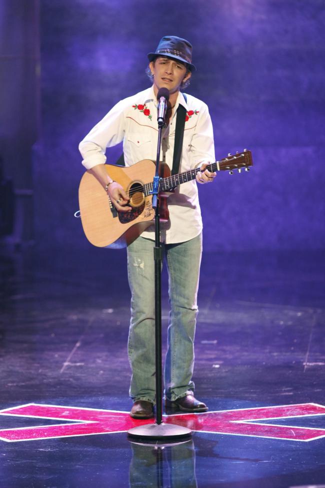 El cantante Michael Grimm, quien ganó la temporada 5 de 