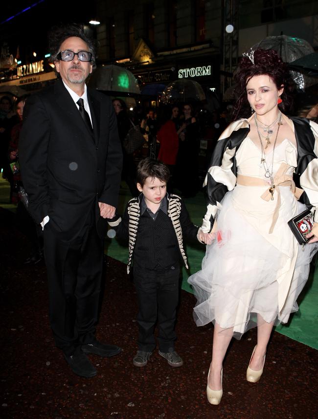 Burton y Helena Bonham Carter se separaron en 2014 después de 13 años juntos. Comparten un hijo y una hija.