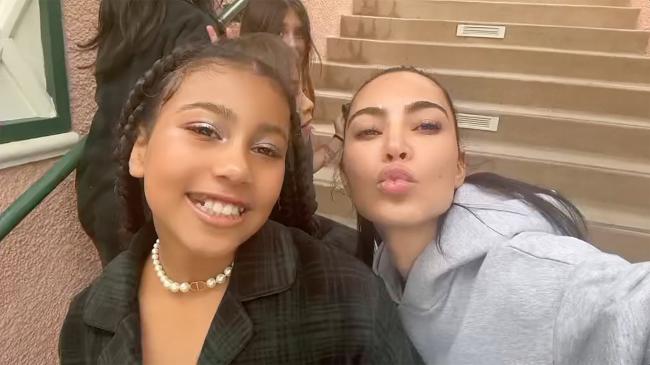 Una selfie de North West y Kim Kardashian
