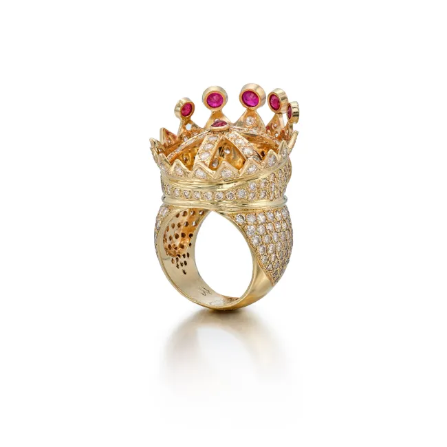 El anillo se vendió al triple de su estimación alta de $ 300,000.