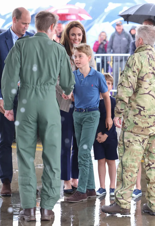 El Príncipe George se veía notablemente más alto cuando asistió al Air Tattoo en RAF Fairford en Fairford, Inglaterra, la semana pasada.