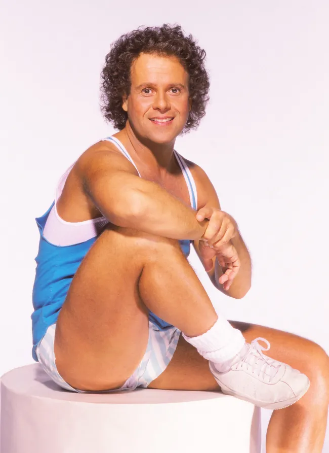 Simmons saltó a la fama en los años 80 por sus populares videos de ejercicios, incluido 