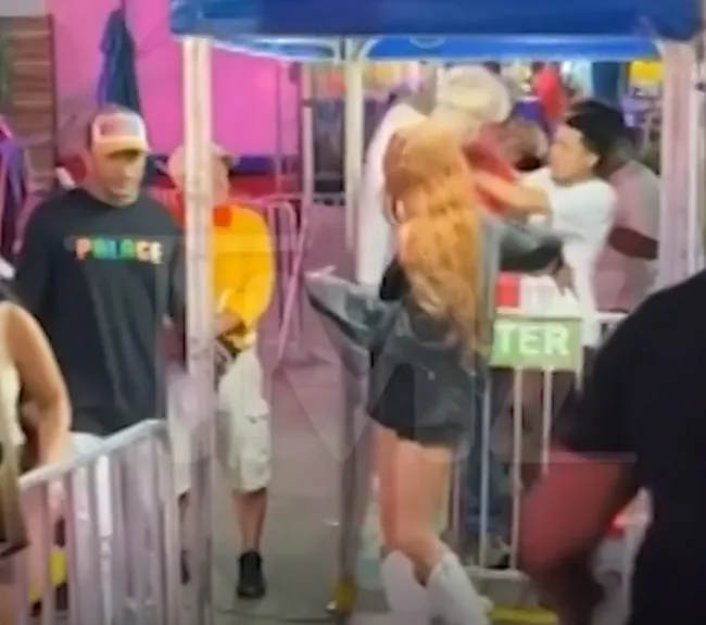 Un nuevo video muestra a Machine Gun Kelly lanzando el primer golpe durante una pelea en la Feria del Condado de Orange.