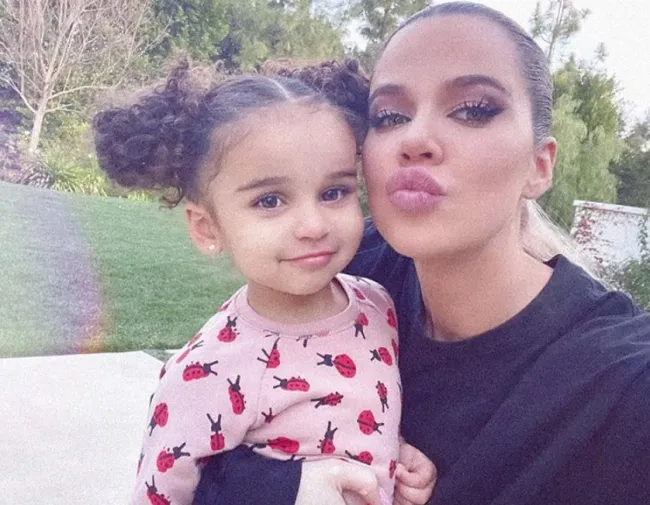 Khloé Kardashian dijo que la hija de Blac Chyna, Dream, necesita una “gran influencia maternal”.
