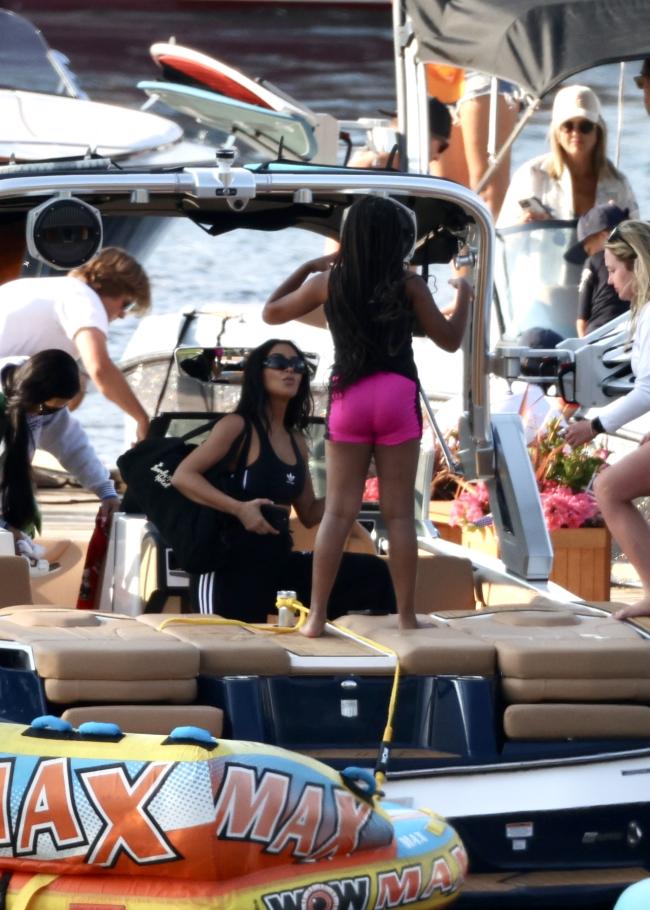 Kardashian llevó a su hija de 10 años al lago Couer D'Alene en Idaho el martes.