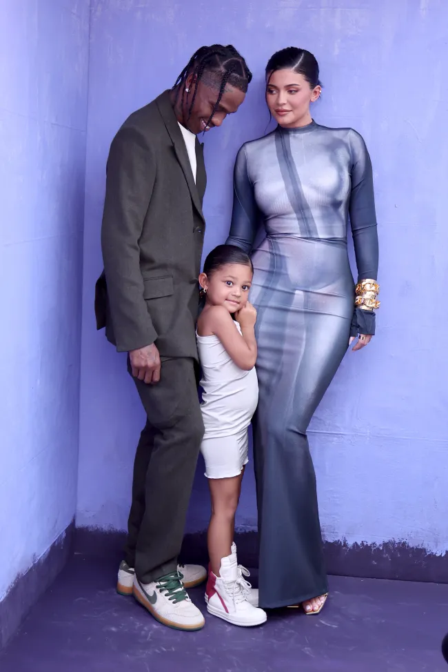 Jenner comparte la crianza de sus hijos con su novio intermitente Travis Scott.