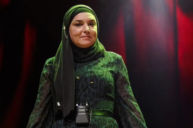 Después de convertirse al Islam en 2018, O'Connor a menudo usaba hiyab.