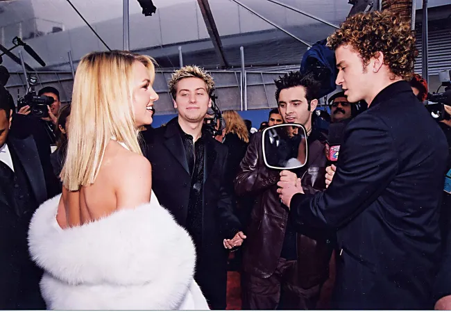 Spears ha sido amigo de Bass desde hace mucho tiempo. También salió con su ex compañero de banda, Justin Timberlake.