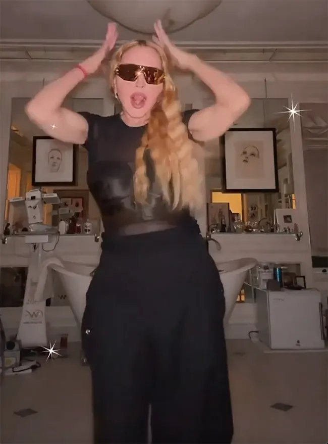 Madonna dijo en Instagram el jueves que tiene suerte de poder bailar y mover su cuerpo luego de su crisis de salud.