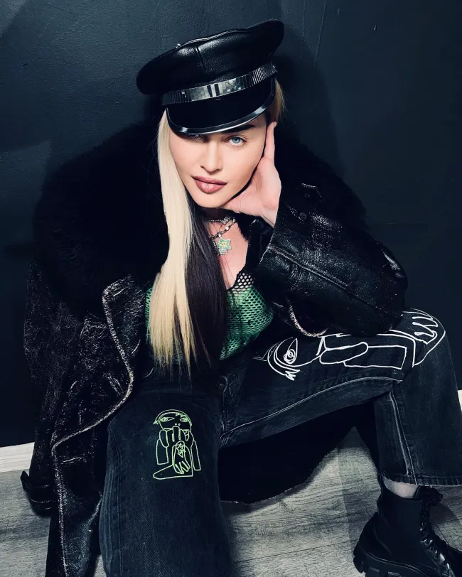 “Mi enfoque ahora es mi salud y fortalecerme y les aseguro que volveré con ustedes tan pronto como pueda”. dijo Madonna en un comunicado.