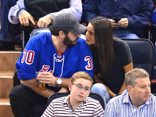 Matt Harvey y Asha Leo llevaron a un juego de los Rangers en 2014 para admitir su romance.