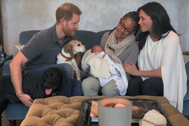 La duquesa y el príncipe Harry también tienen un segundo beagle además de un labrador.