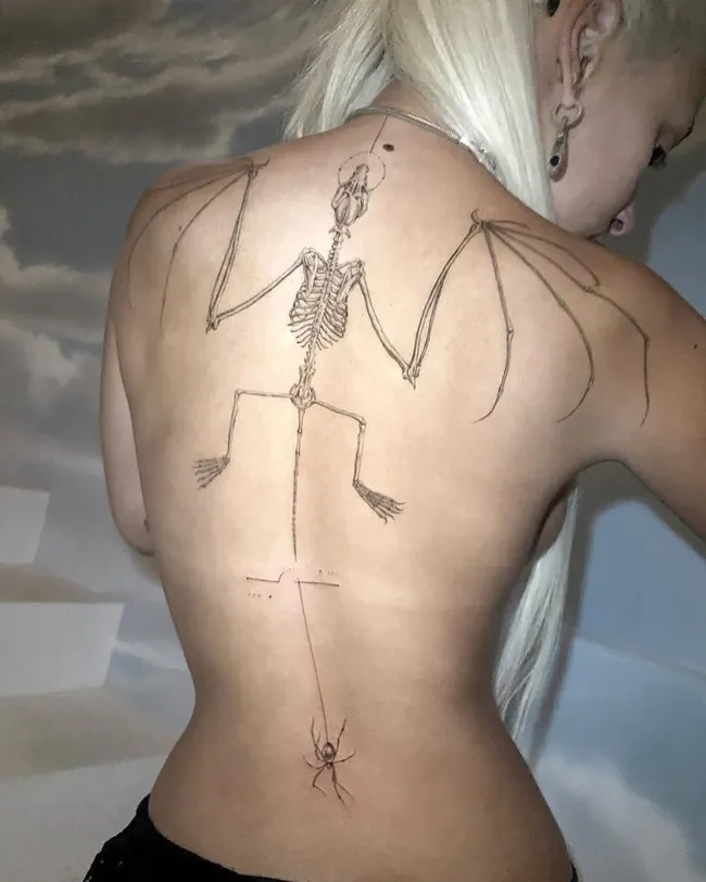 Los fanáticos consideraron que los nuevos tatuajes del cantante de “Say So” son “demoníacos”.