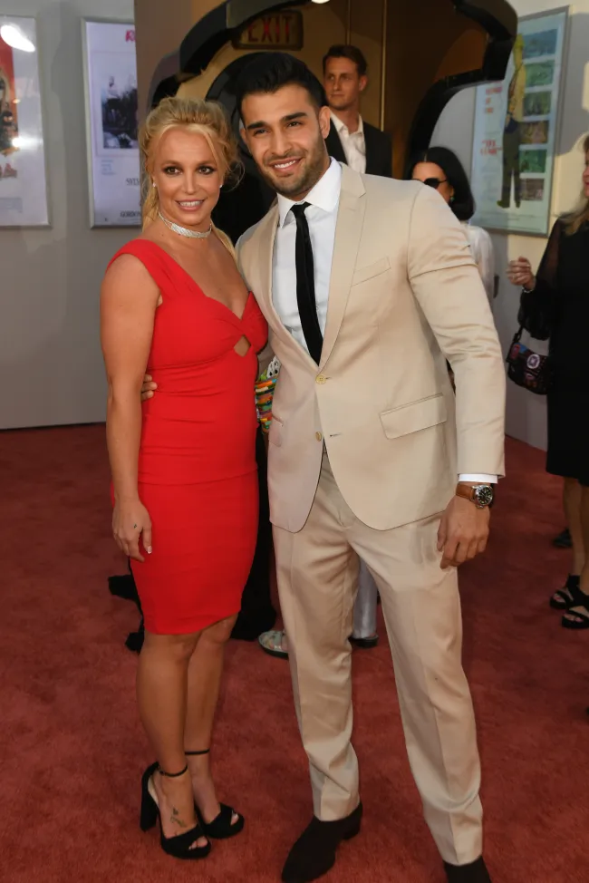 Es probable que Sam Asghari se aleje de su matrimonio con Britney Spears con poco, si es que tiene algo, en medio de las noticias de su separación.