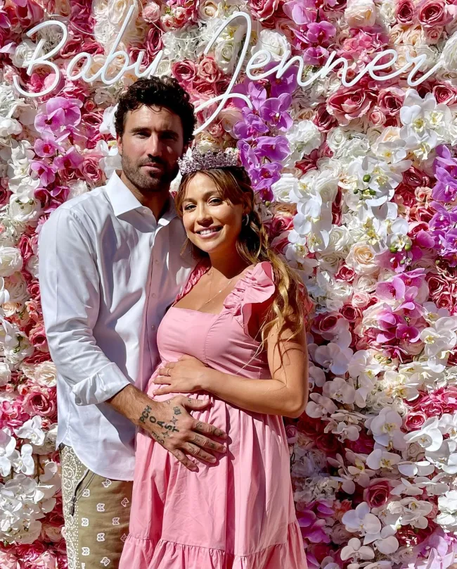 La ex estrella de telerrealidad y su prometida Tia Blanco dieron la bienvenida a su bebé el mes pasado.