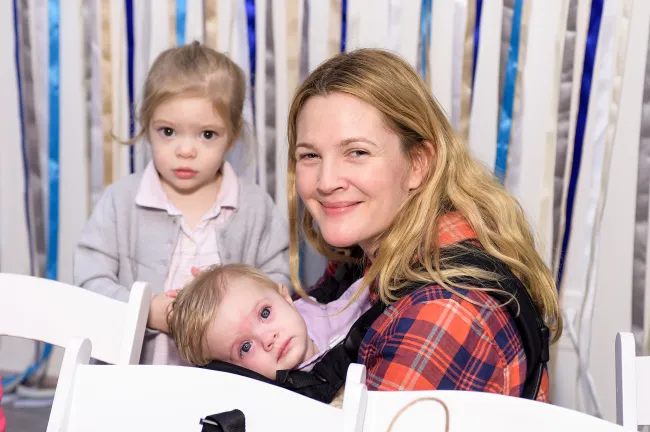 Barrymore comparte a sus hijas con su ex Will Kopelman.