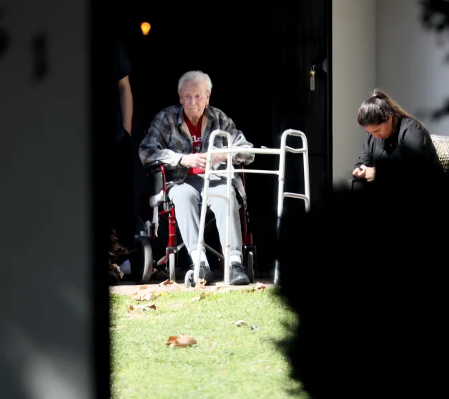 Bob Barker fue visto por última vez fuera de su casa de Los Ángeles en febrero de 2021.