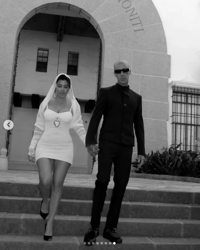 Barker y Kardashian se casaron en un juzgado en mayo de 2022 antes de celebrar una lujosa boda italiana.