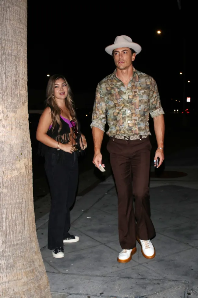Tii y Sandoval fueron fotografiados saliendo del Fleur Room en West Hollywood, California, el sábado por la noche.