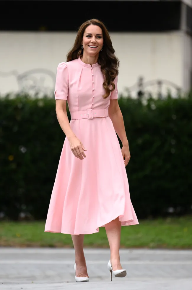 La Princesa de Gales suele lucir vestidos vaporosos en tonos coloridos.