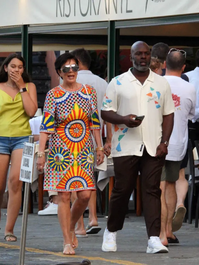 Jenner y sus hijas han estado disfrutando de su verano en el extranjero.
