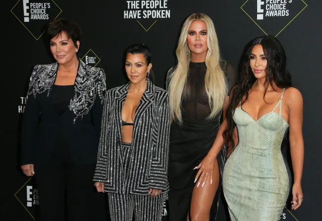 Al igual que Kris Jenner, Kourtney Kardashian y Khloé Kardashian, la madre y las hermanas de Bianca tienen nombres que comienzan con la misma letra.