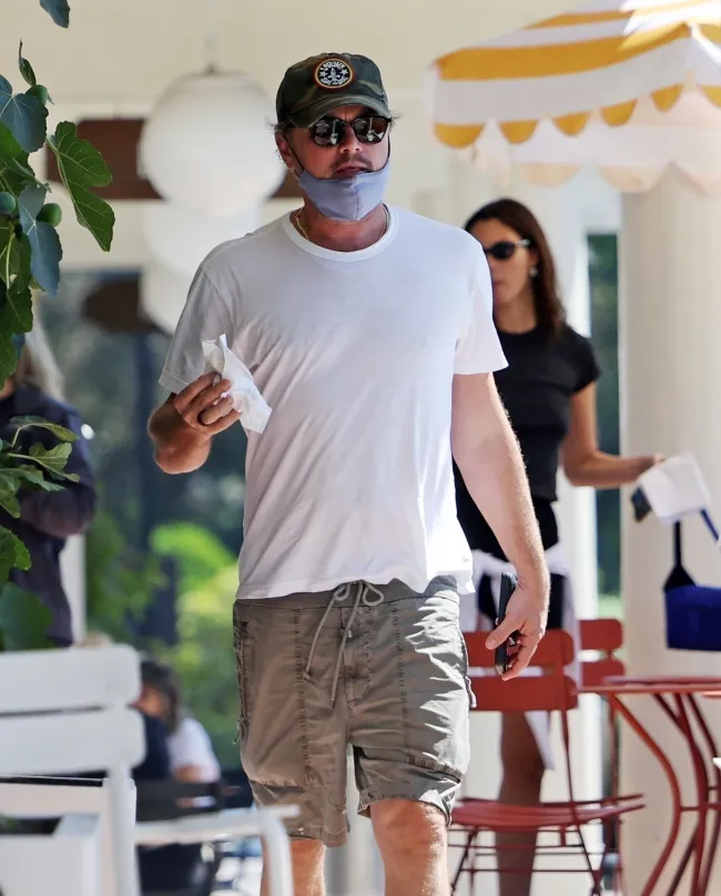 DiCaprio limpió el desorden antes de que la pareja se fuera.