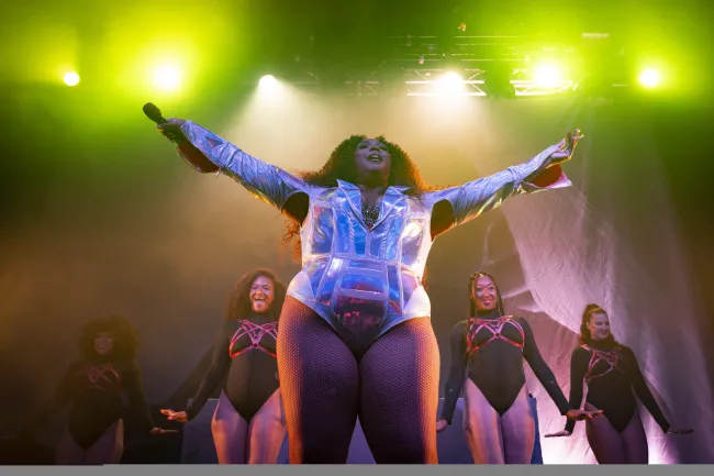 Sus bailarines actuales elogiaron a Lizzo por su personaje la semana pasada.