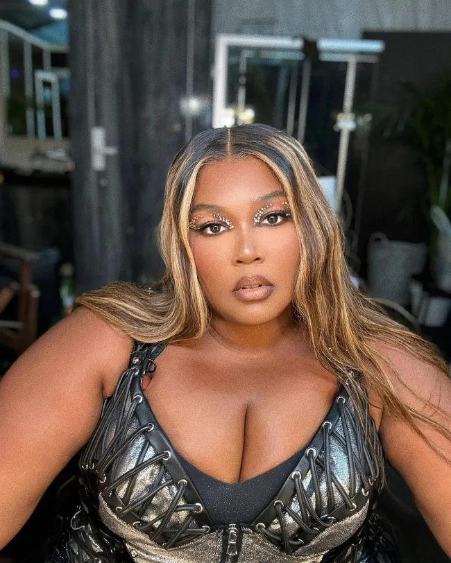 Lizzo ha respondido a las acusaciones explosivas en su contra en una demanda reciente.