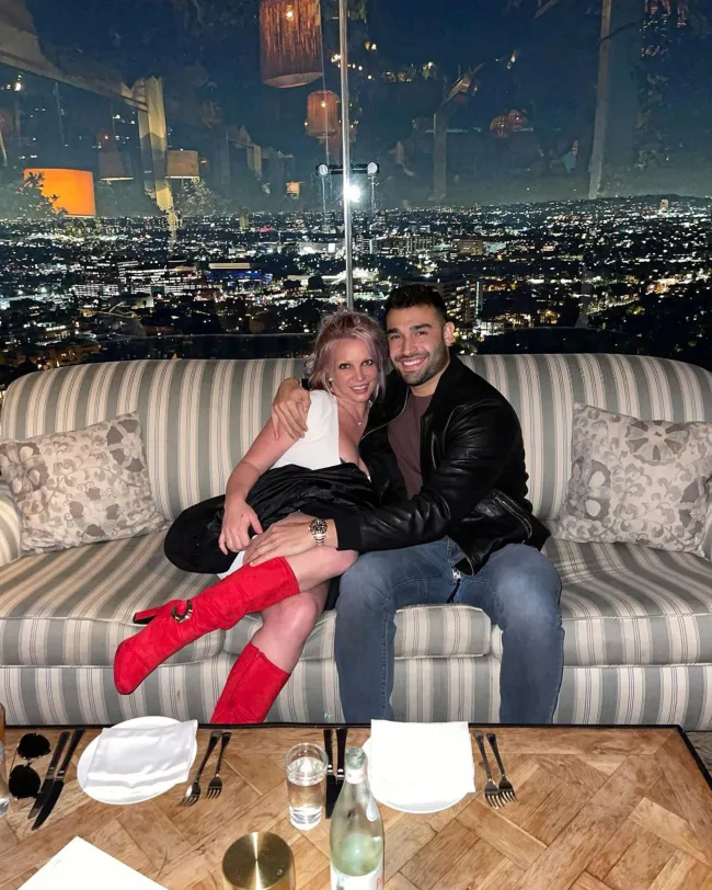 Sam Asghari no pudo soportar la nueva libertad de Britney Spears desde que terminó su tutela de 13 años en 2021, según un informe.