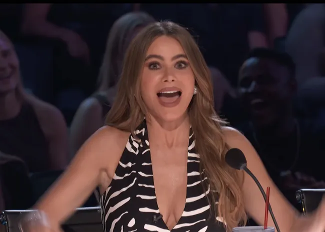 Sofía Vergara les hizo saber a los espectadores de “America's Got Talent” que está “soltera”.