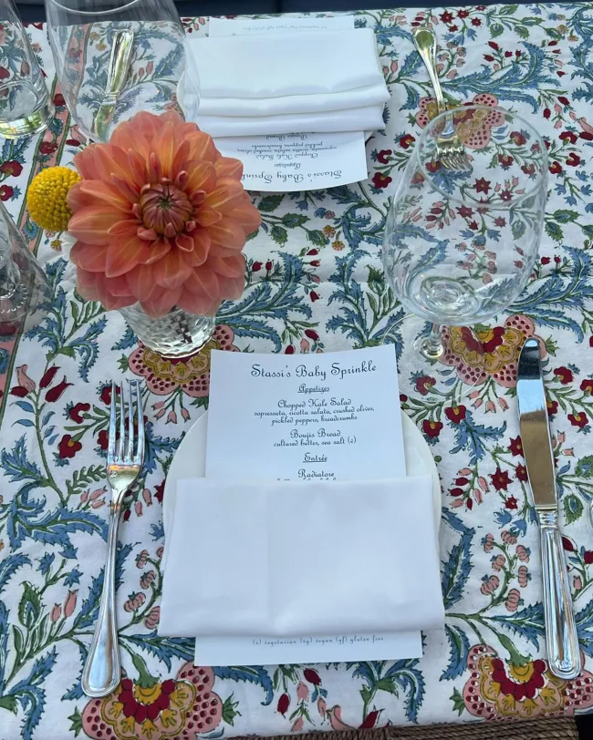 La ex estrella de telerrealidad planeó un menú fijo para sus invitados a la cena.