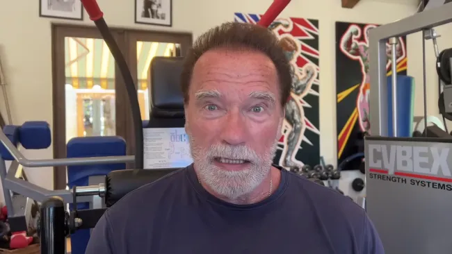 “Me desperté y de repente los médicos estaban frente a mí diciendo: 'Lo siento mucho, pero no fue lo que habíamos planeado'”, recordó Schwarzenegger.