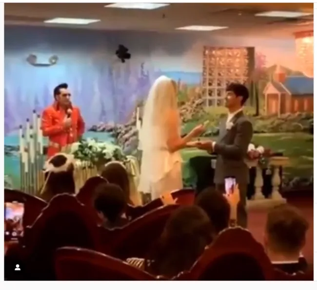 En mayo de 2019, Diplo fue noticia por transmitir en vivo la boda del dúo en Las Vegas.