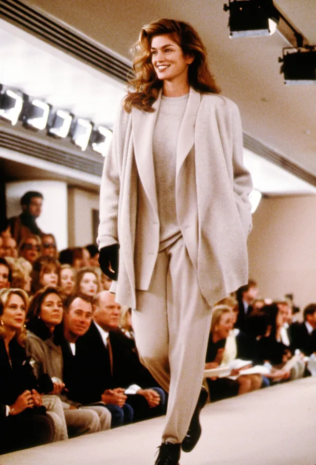 La brillante carrera de Crawford la llevó a convertirse en una de las modelos más exitosas de todos los tiempos (vista aquí en 1992).