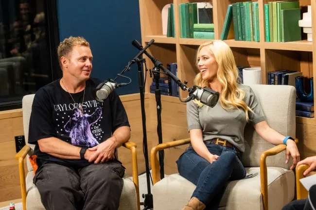 Heidi Montag y Spencer Pratt explican el origen de su conflicto con la ex coprotagonista de “Hills” Lauren Conrad en el podcast “Virtual Reali-Tea” de QQCQ.