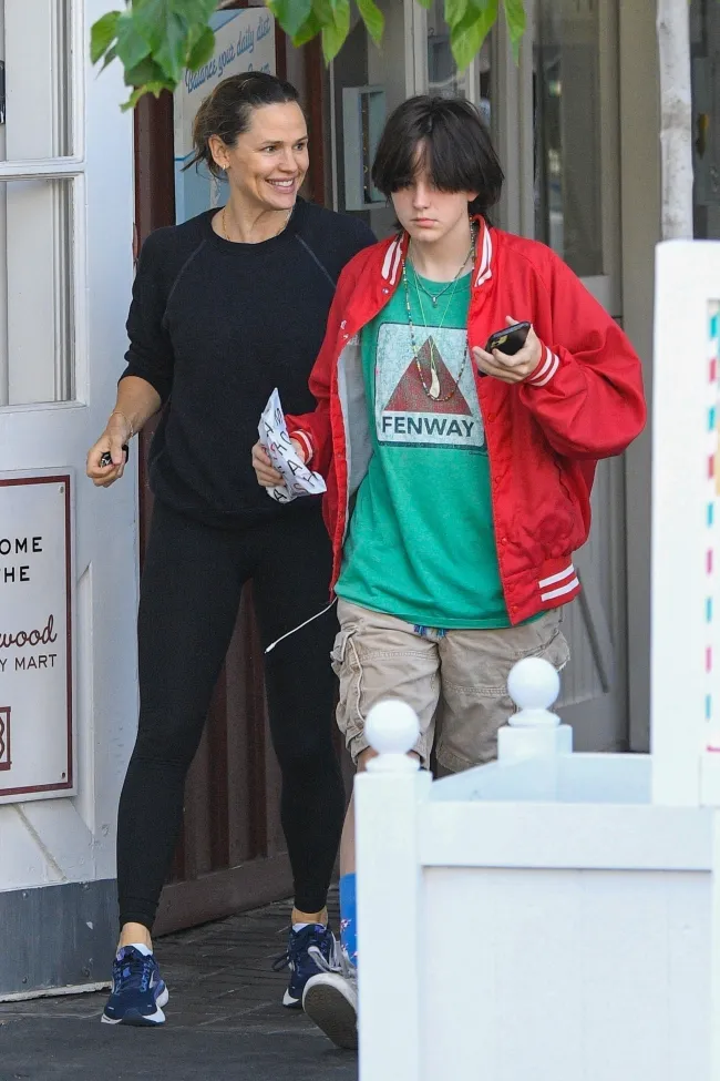 Jennifer Garner fue vista haciendo recados con su hija de 14 años, Seraphina Affleck.