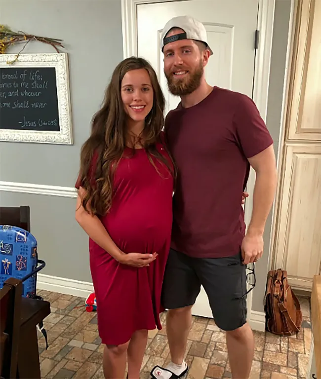 Jessa Duggar y su esposo Ben Seewald revelaron que están esperando el bebé número 5.