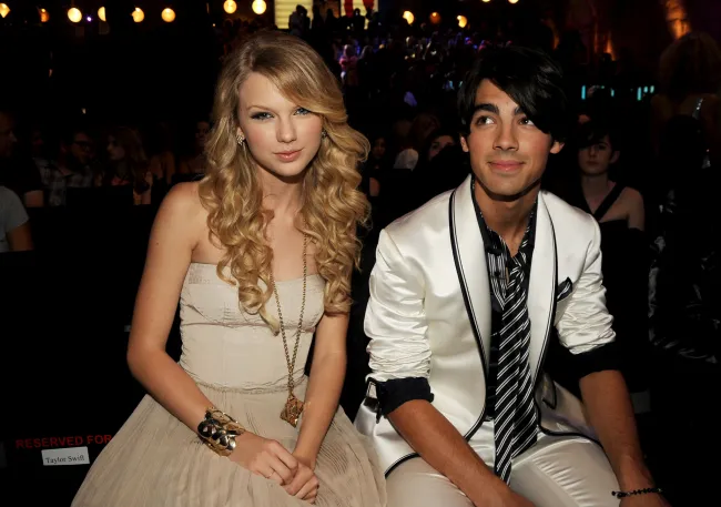 Taylor Swift y Joe Jonas salieron en 2008.