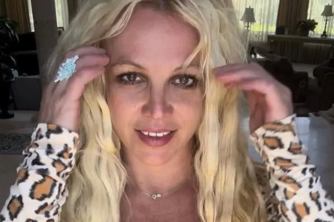 Britney Spears se mantiene alejada de las entrevistas televisivas, según una fuente.